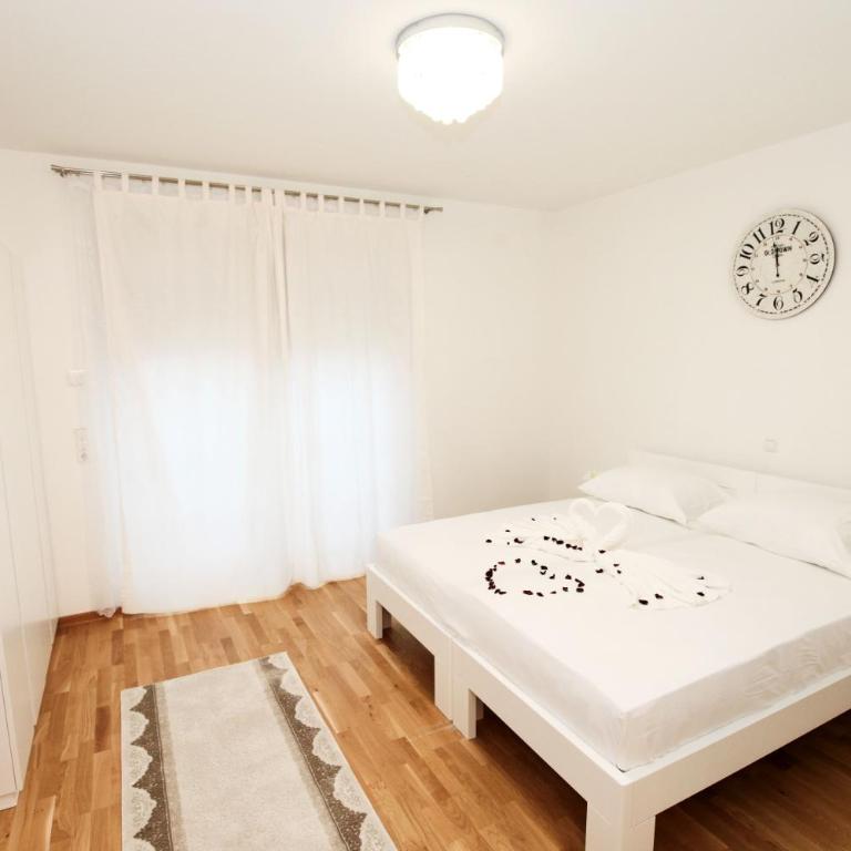 Gästezimmer Hurem - Deluxe Doppel-/Zweibettzimmer mit Balkon - 16