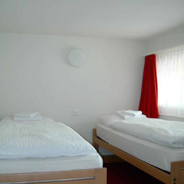 Hotel Crystal Interlaken - Deluxe Vierbettzimmer mit Klimaanlage und Dachterrasse - 6