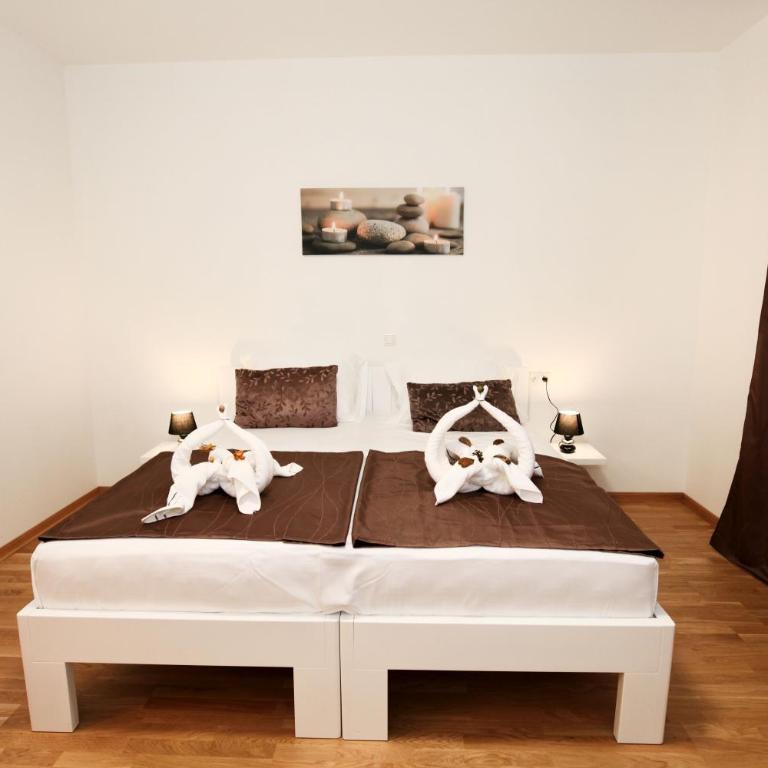 Gästezimmer Hurem - Deluxe Doppel-/Zweibettzimmer mit Balkon - 11