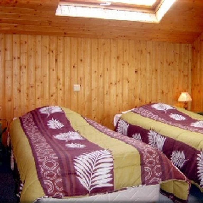 Hotel Les Sapins - Chambre lit jumeaux - Accès par escalier uniquement - 1