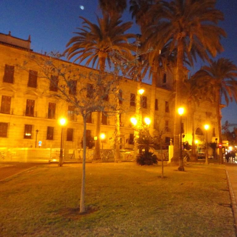 Center Valencia - Two-Bedroom House - 38