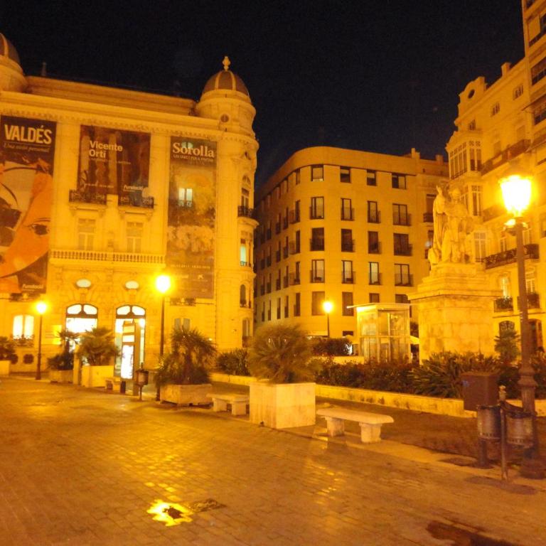 Center Valencia - Two-Bedroom House - 35