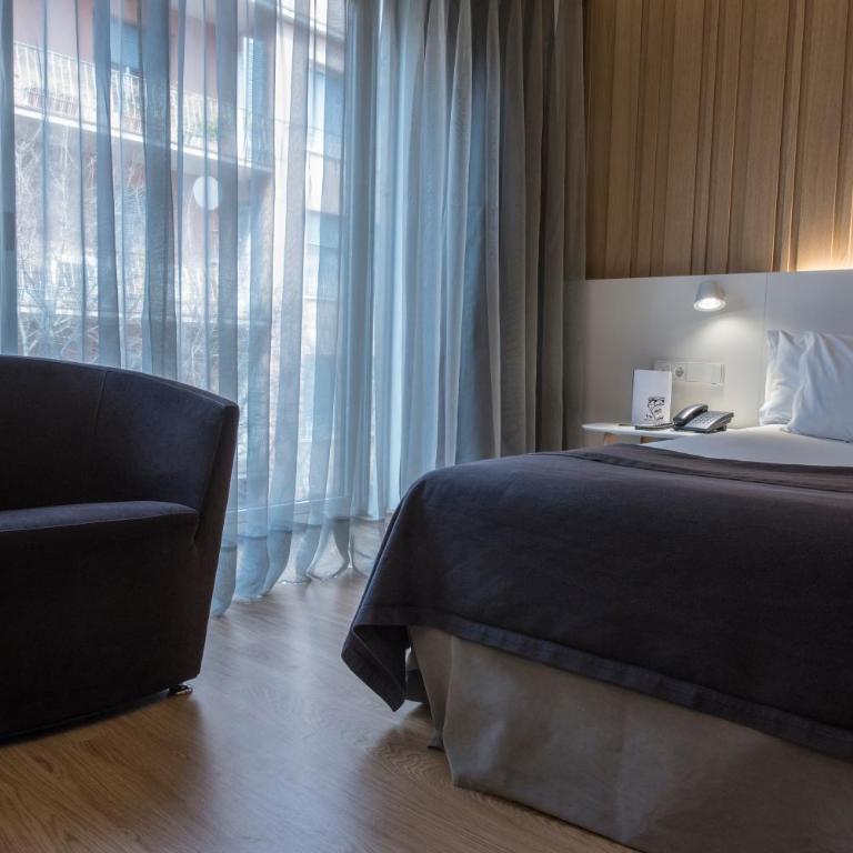 Silken Ramblas - Standard Double or Twin Room - 4