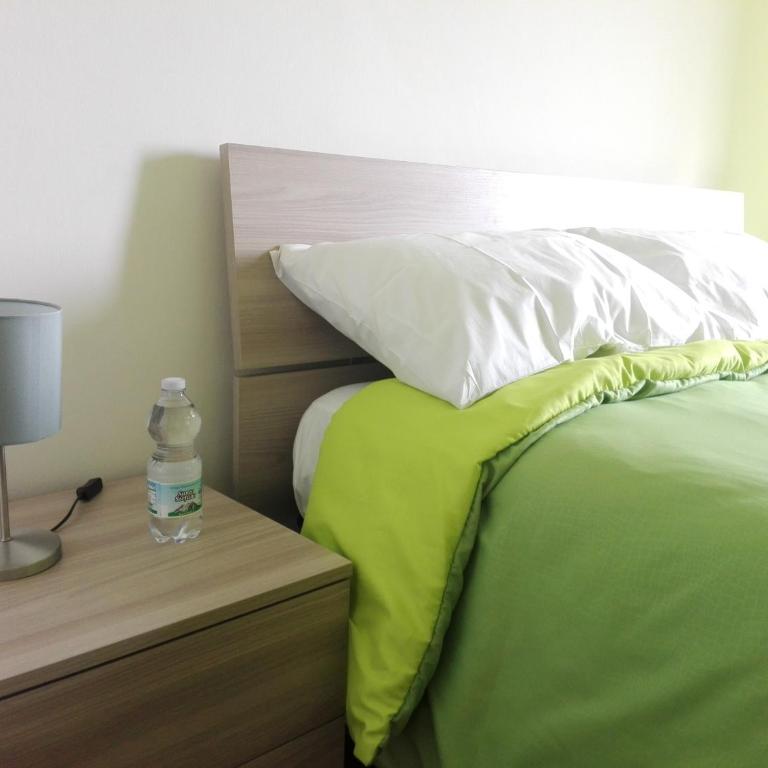 B&B Feel Salerno - Camera Matrimoniale con Bagno in Comune - 13