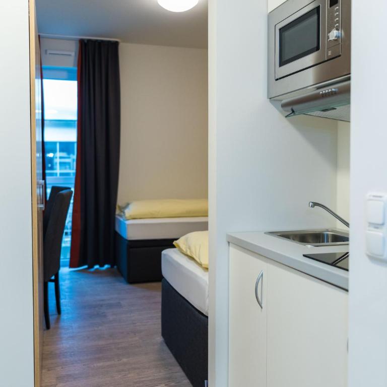 Hotel Staffelseestraße - 3-Bed-Apartment with Shower - 1