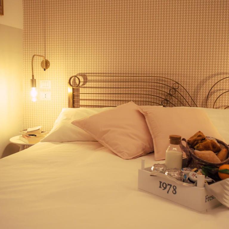 Arsenale Suites - Deluxe Room with Private Garden - 2
