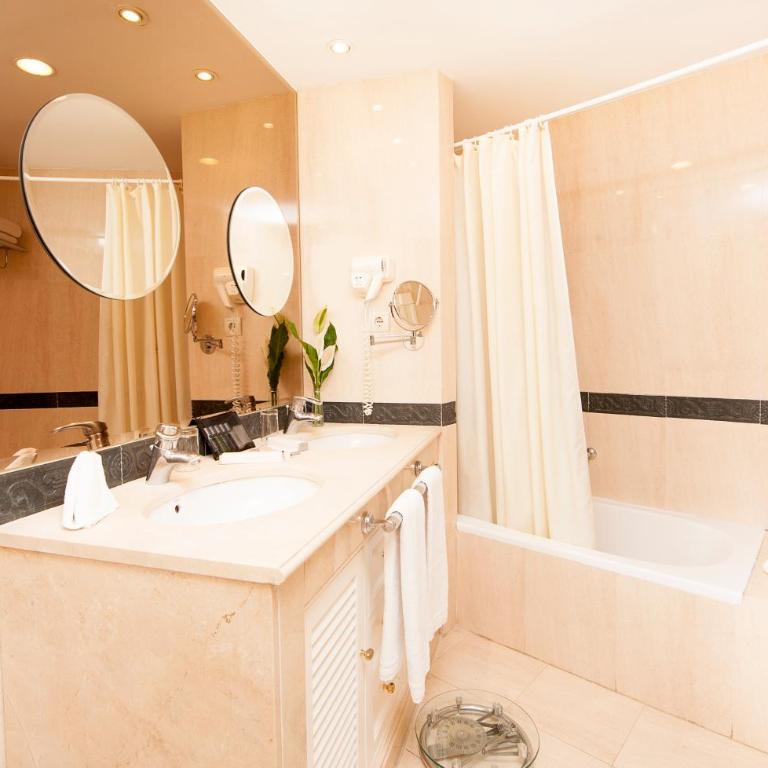 Apartamentos Guadalpin Boutique - Estudio - 5