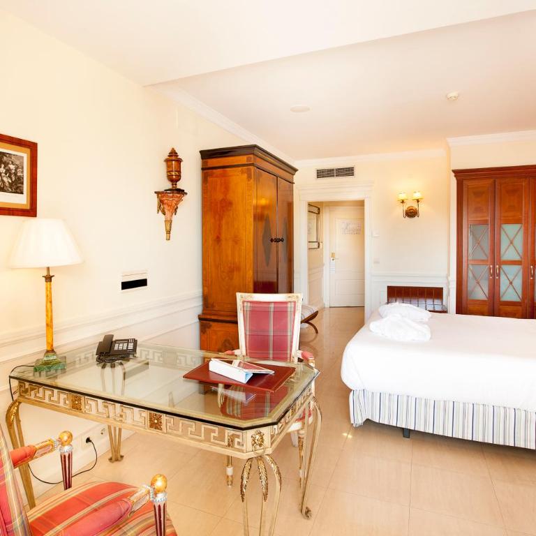 Apartamentos Guadalpin Boutique - Estudio - 2