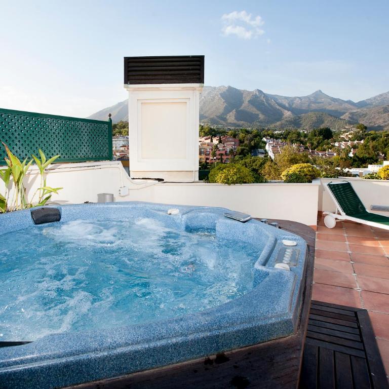 Apartamentos Guadalpin Boutique - Apartamento en el ático de 2 dormitorios con bañera de hidromasaje (4-5 adultos) - 8