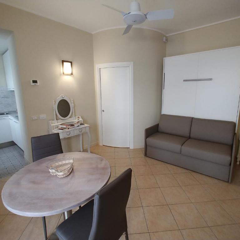 La Finestra Sul Lago - Monolocale con Balcone e Vista Lago - 23