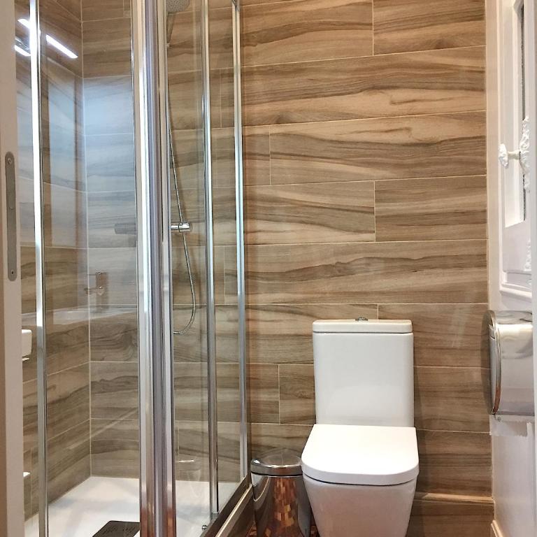 Hip Karma Hostel - Twin Room with Private Bathroom - 5