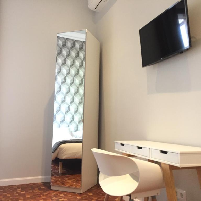 Hip Karma Hostel - Triple Room with Private External Bathroom - 4