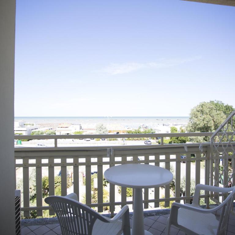Hotel Bisanzio - Camera Matrimoniale Standard con Vista Mare Frontale - 6