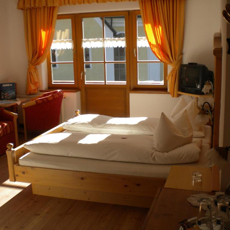 Landhaus Lenzenhof - Doppelzimmer mit Dusche - 9