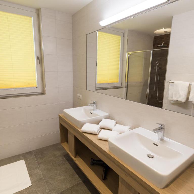Appartement Kitzsteinhorn -Summercard included - Superior Apartment mit 2 Schlafzimmern, einem Badezimmer und zusätzlicher separater Dusche – obere Etage - 12