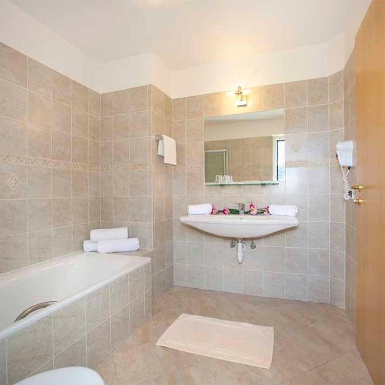 Hotel Garni Morene - Camera Matrimoniale Comfort - 5