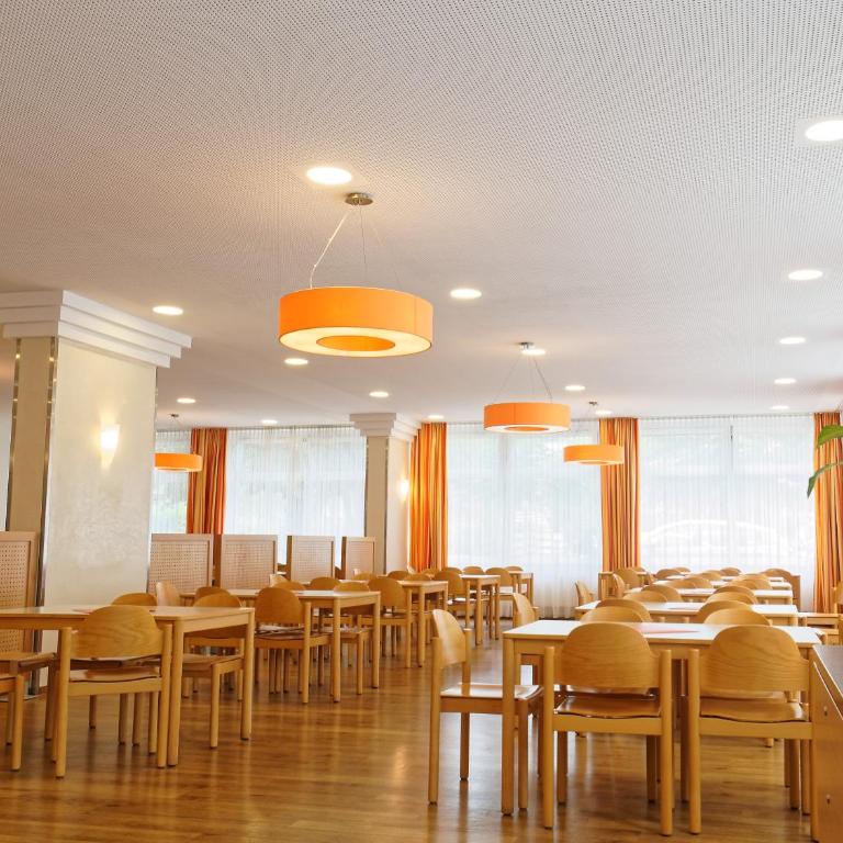 Jugendgästehaus Bad Ischl - Standard Vierbettzimmer - 5