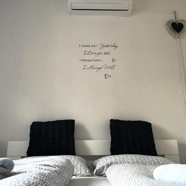 Rooms Deny - Double Room with Shared Bathroom - 2