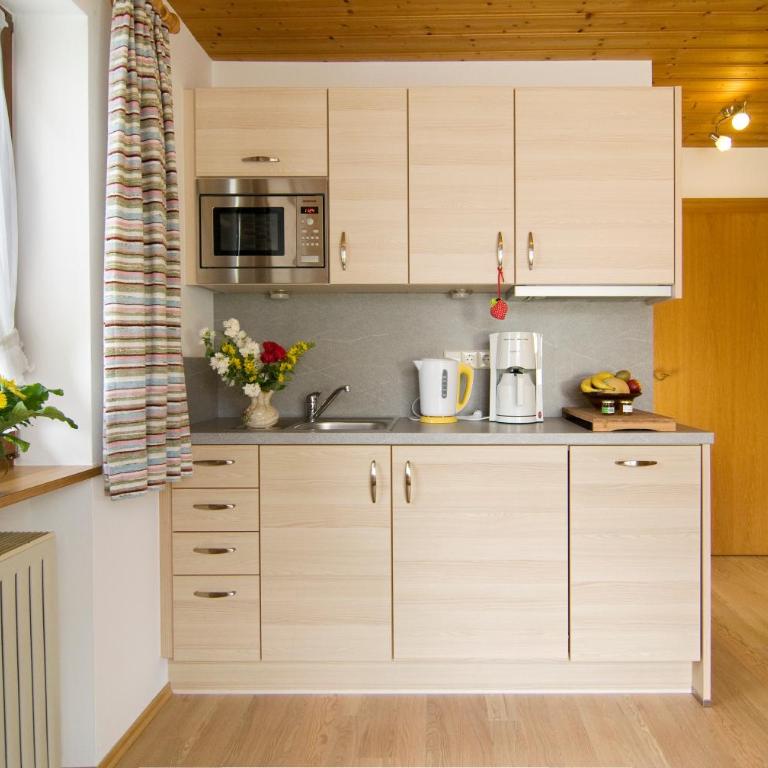 Haus Christl Reit im Winkl, Kostenloser Parkplatz, Spülmaschine, 5 Minuten zum Ortszentrum, ruhige Lage, Wlan - Apartment mit 1 Schlafzimmer und Balkon - 3