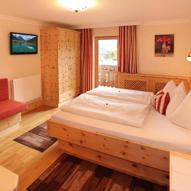 Apartments & Zimmer Urschnerhof - Doppelzimmer mit Bergblick - 3