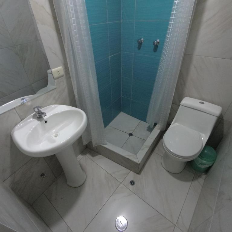 Fragata Camaná - Family Room with Private Bathroom - 17