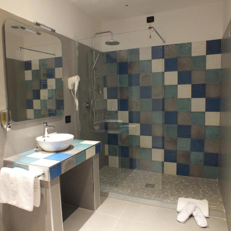 I Fiori di Margherita Luxury B&B - Camera Superior Matrimoniale/Doppia con Letti Singoli con Vista Città - 7