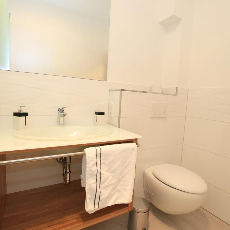 Gästezimmer Hurem - Deluxe Doppel-/Zweibettzimmer mit Balkon - 10