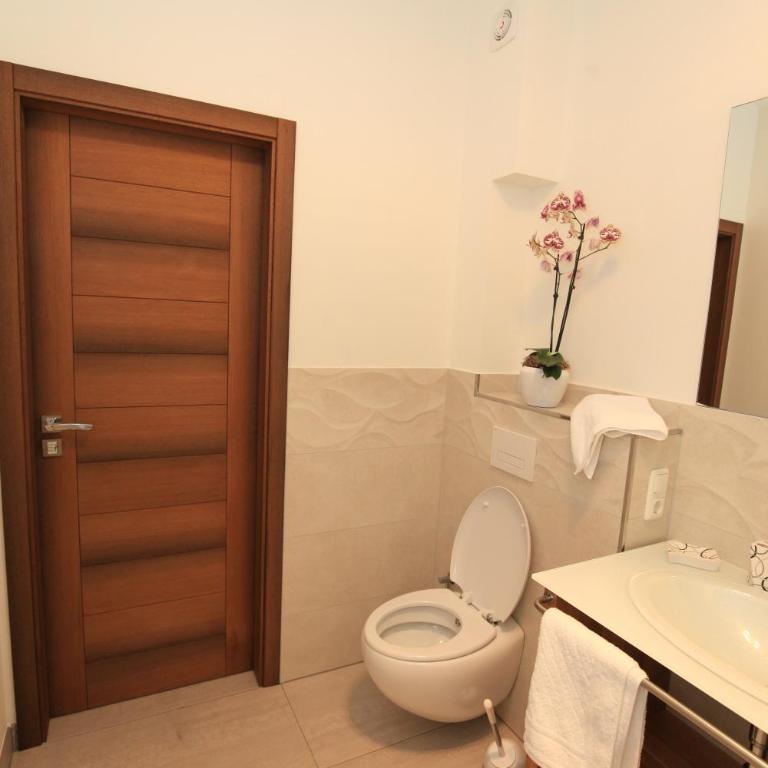 Gästezimmer Hurem - Deluxe Doppel-/Zweibettzimmer mit Balkon - 7