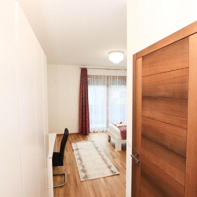 Gästezimmer Hurem - Deluxe Doppel-/Zweibettzimmer mit Balkon - 5