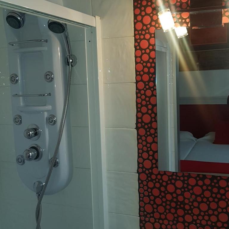 Hotel y Apartamentos Doña Lola - Habitación Doble Superior - 1 o 2 camas - 10