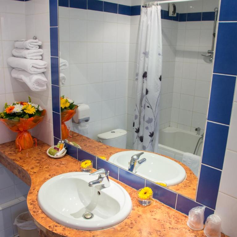 Cit'Hotel Avantici Gap - Chambre Triple - 1