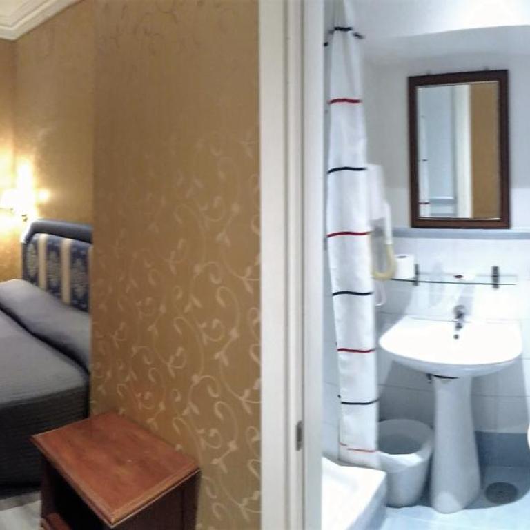 939 Hotel - Camera Matrimoniale Economy - 4