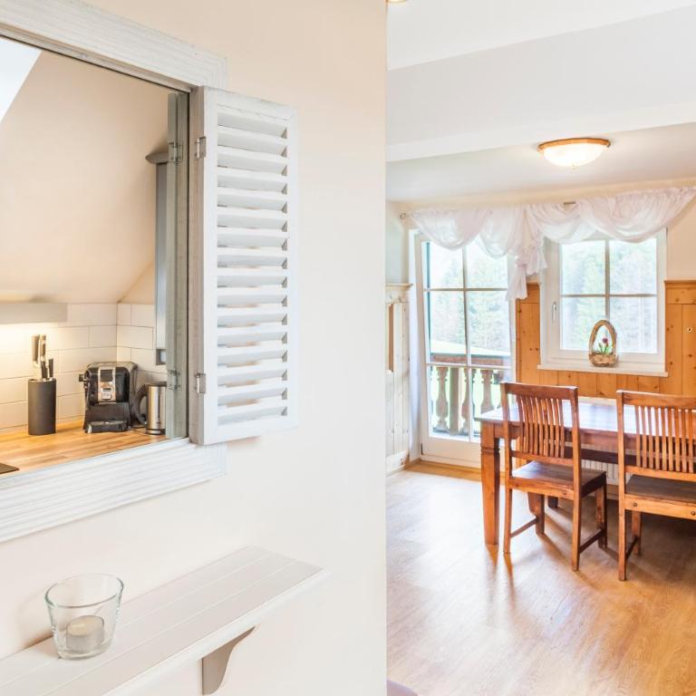 Wohlfühlbauernhof Bambichlhof - Two Bedroom-Apartment with Mountain View - 1