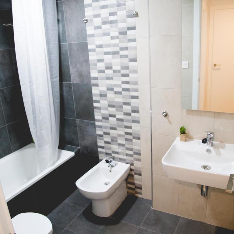 Be Free Granada - One-Bedroom Apartment - 9
