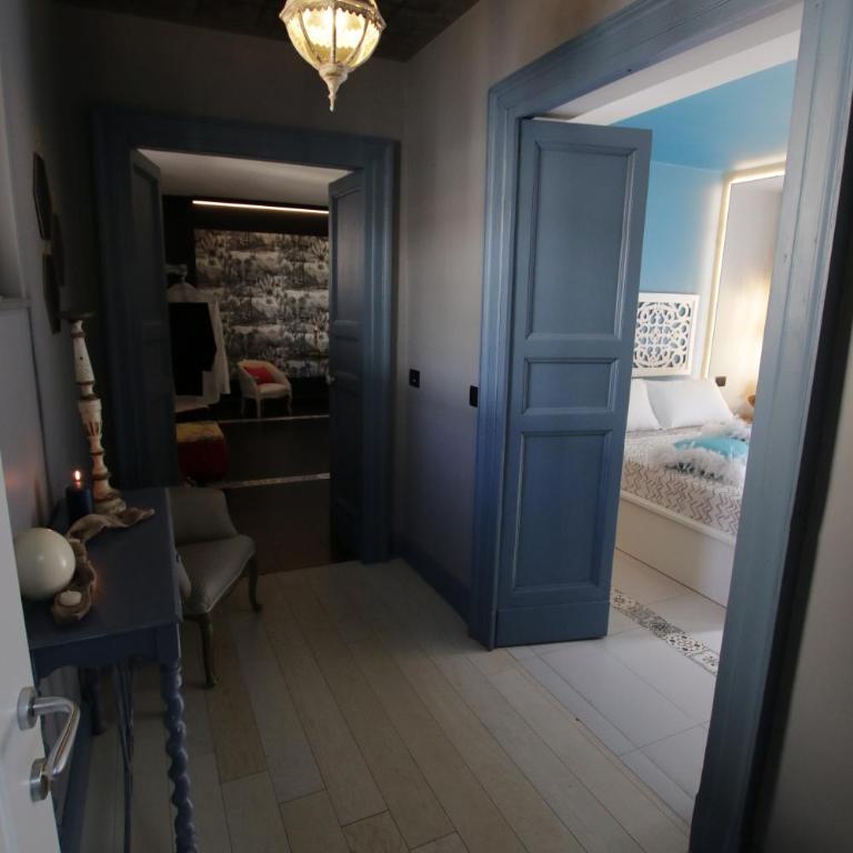 SEKELES Suites - Double Room with Balcony - 4