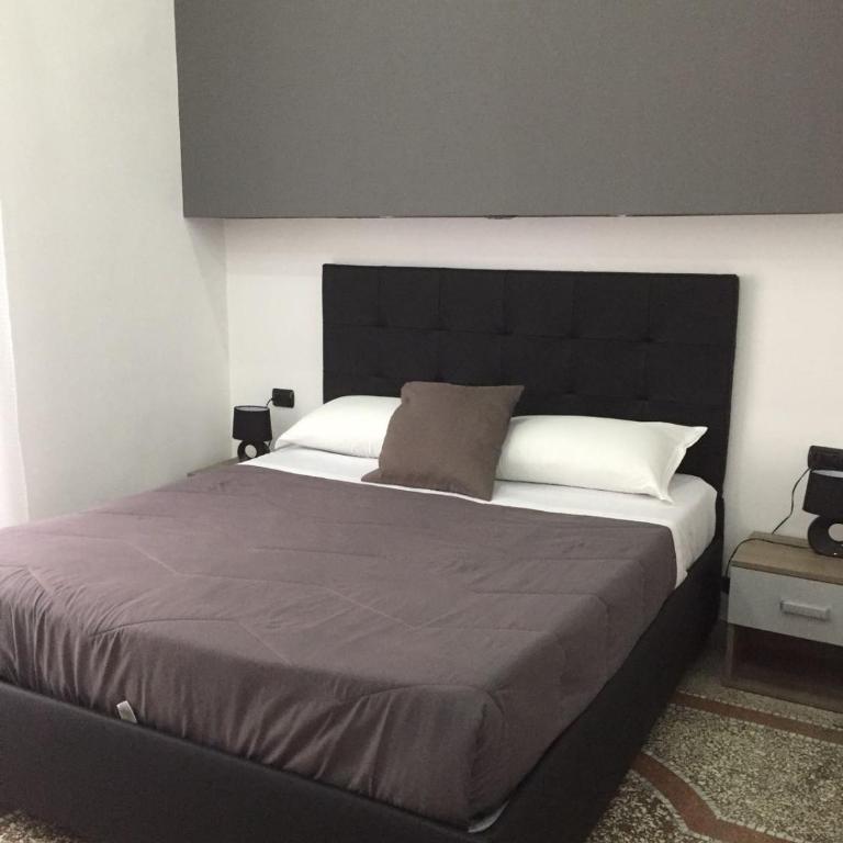 MB95 - Mezzocannone Luxurious Bed&Breakfast - Superior Triple Room - 2