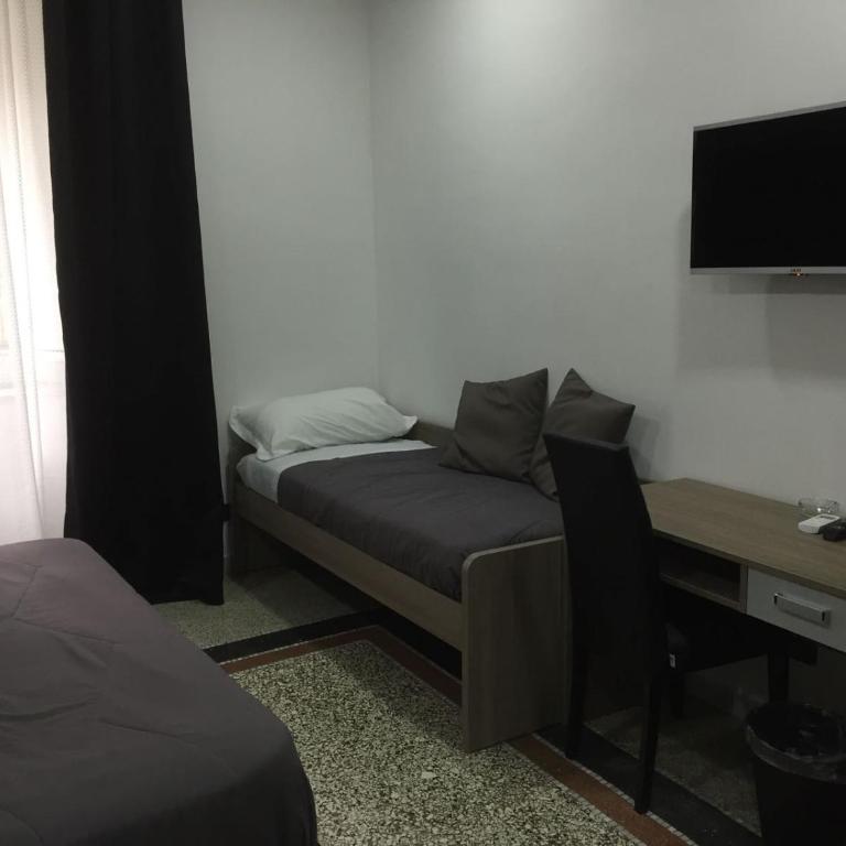 MB95 - Mezzocannone Luxurious Bed&Breakfast - Superior Triple Room - 4