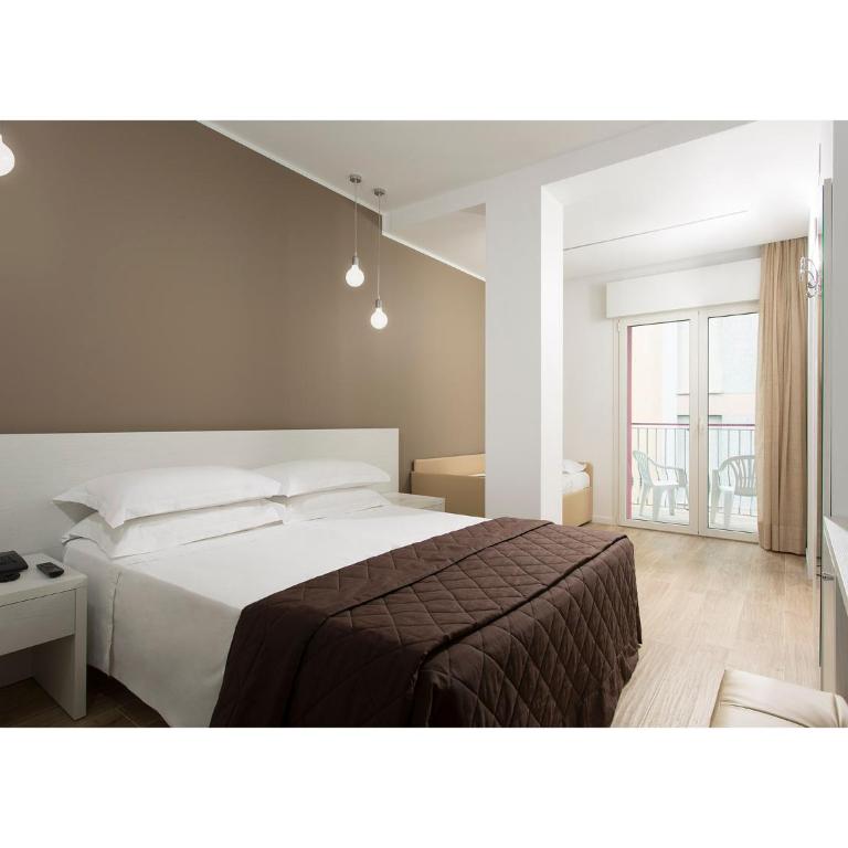 Hotel Gardenia - Camera Quadrupla Deluxe - 2