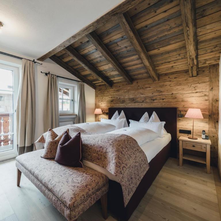 Himmlhof Small Luxury Boutique Hotel - Deluxe Suite mit Kingsize-Bett und Kamin - 1
