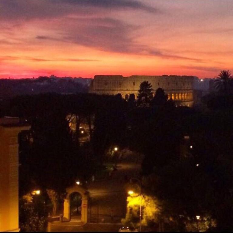 Colosseum View Exclusive Apartment - Three-Bedroom House - 26