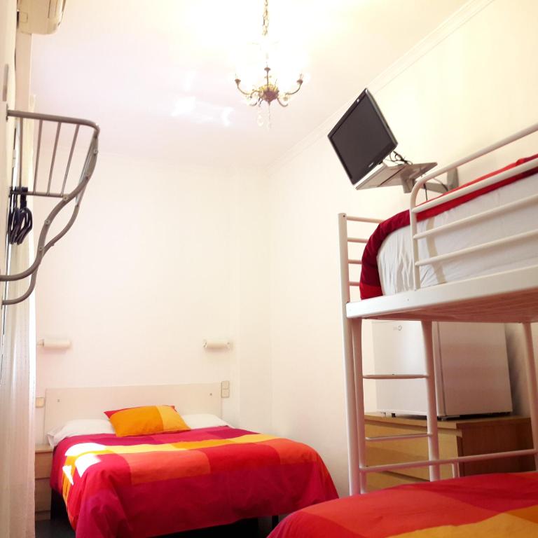 Hostal Casa Chueca - Quadruple Room - 7