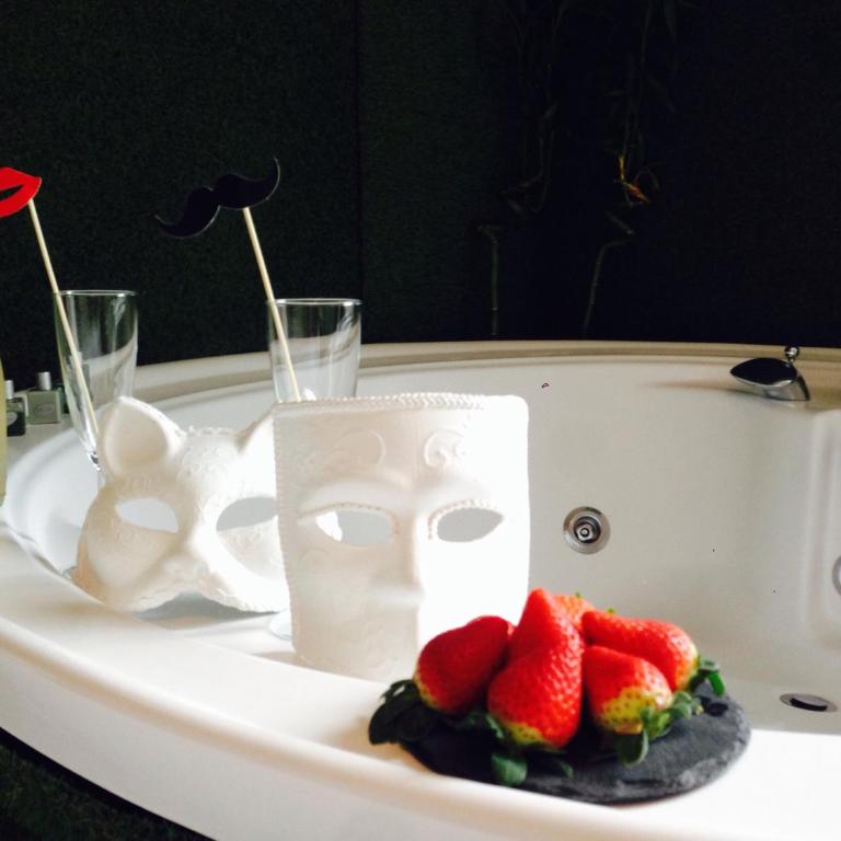 Jacuzzi Rooms - Camera Matrimoniale con Vasca Idromassaggio - 7