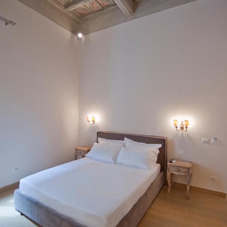 Little Queen Suite - Camera Tripla con Vista Città - 3