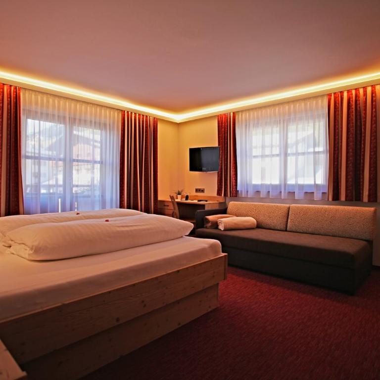 Pension Walserheim - Dreibettzimmer - 1