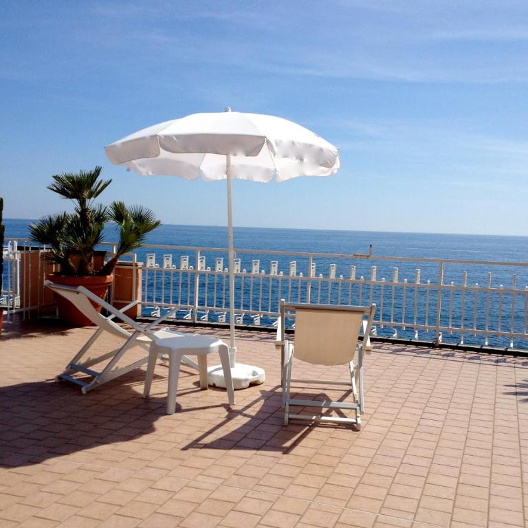 Una terrazza sul mare - Balzi Rossi - Appartamento con Balcone - 33