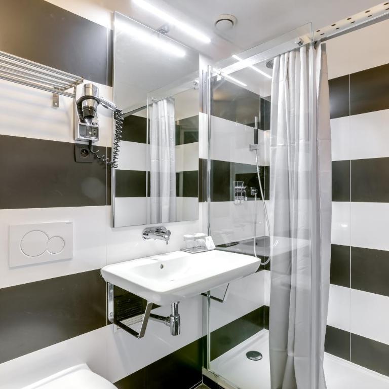 Hotel Opera Maintenon - Chambre Triple avec 2 Lits - 2