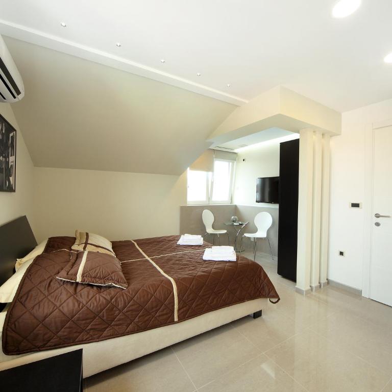 Agent Lux Apartments - Deluks Dvokrevetna Soba s Bračnim Krevetom (2 odrasle osobe + 1 dete) - 5