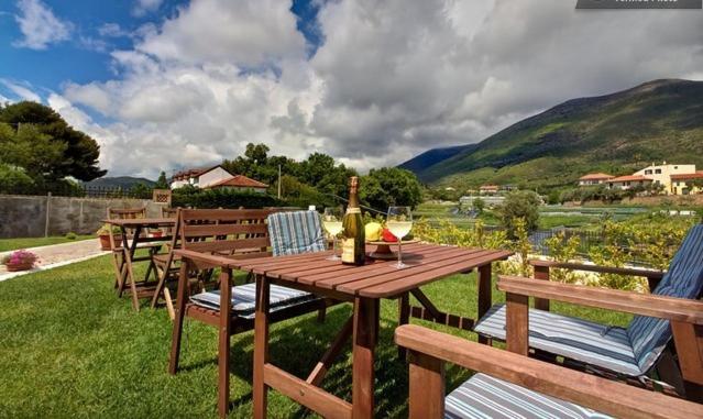 Villamir B&B - Appartamento con Patio e Vista Giardino - 20