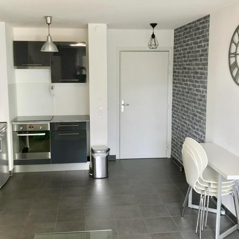 LeT2 Appartement Moderne avec Terrasse et Parking - Apartamento con terraza - 7