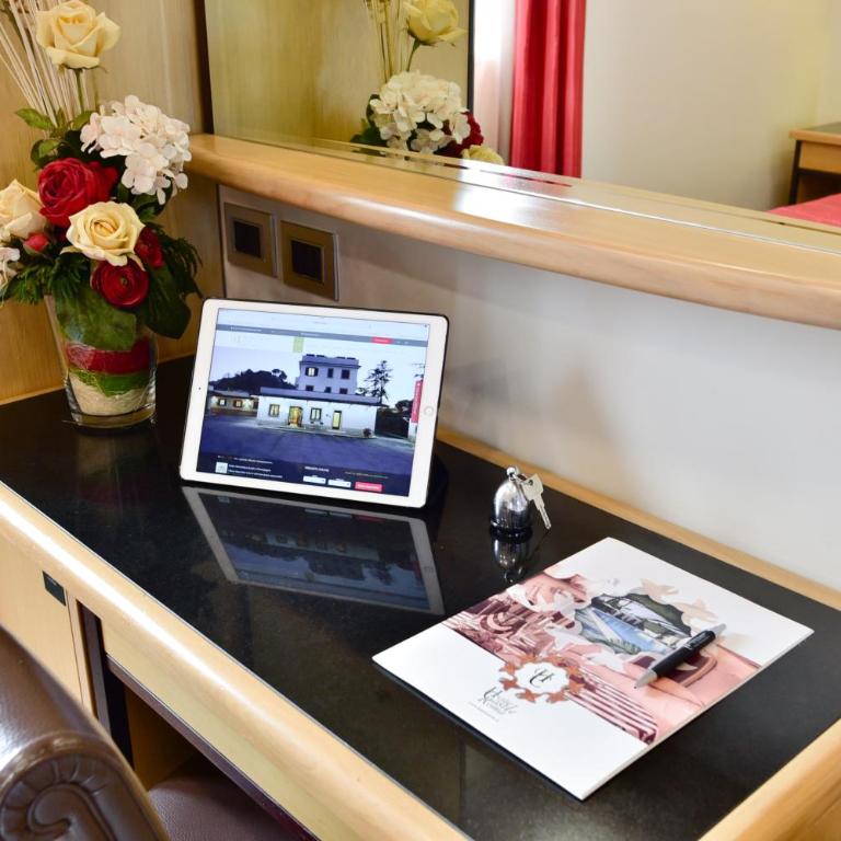 Hotel Castle - Superior Double Room - 2